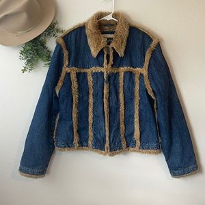 💗💗Host Pick💗💗 Wrangler-Denim & Faux Fur-Vintage Retro Y2K jacket- Sz Lg